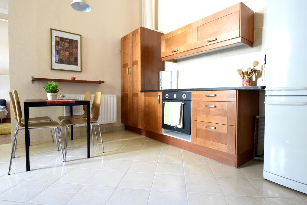 Budget Apartment By Hi5 - Oktober 6 Str 4 Budapest Extérieur photo